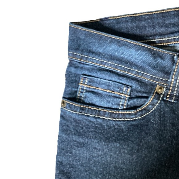No Boundaries Juniors Dark Wash Mid Rise Bootcut Denim Jeans Double Stitching 17 - Picture 6 of 7
